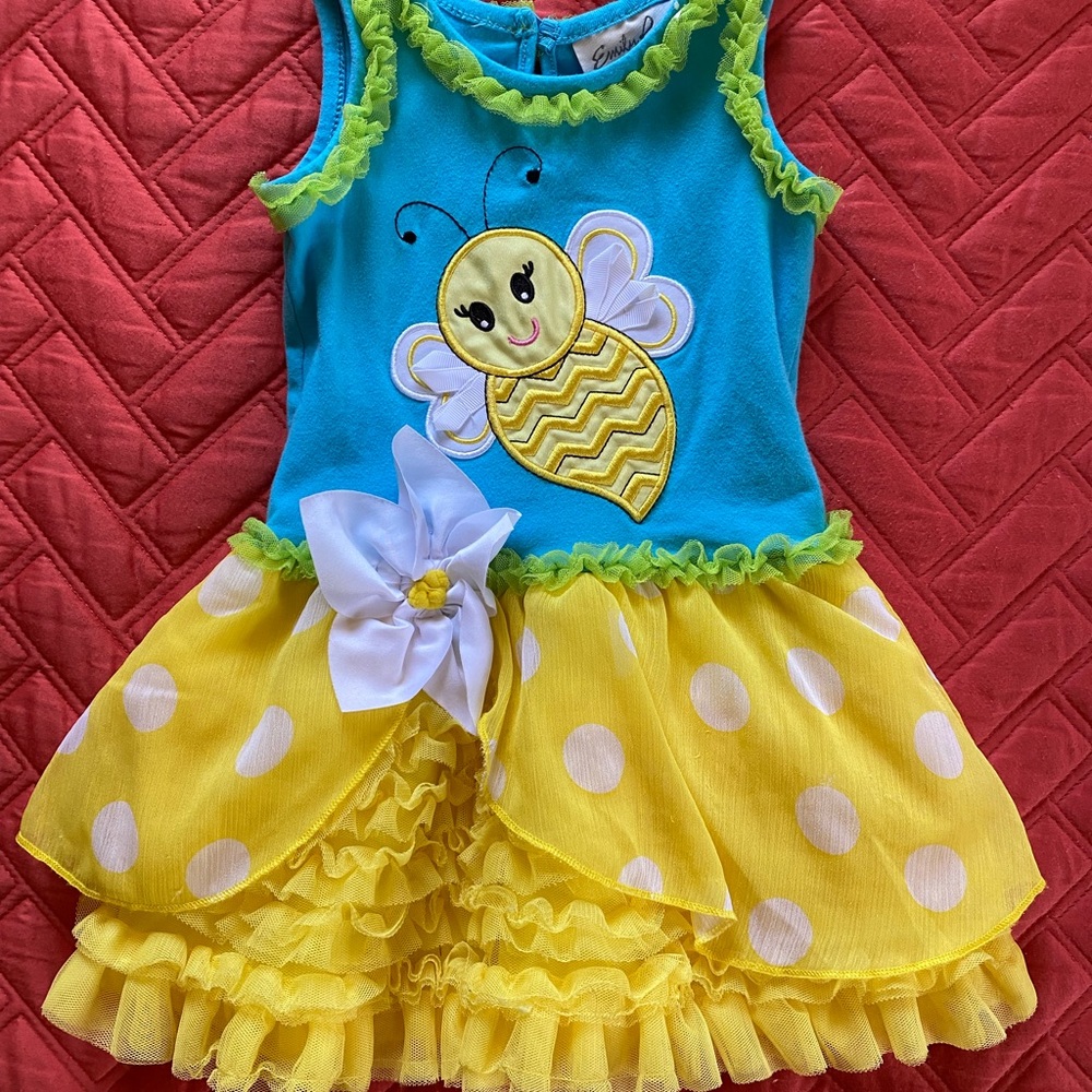 NWOT adorable ruffled bee dress 🐝